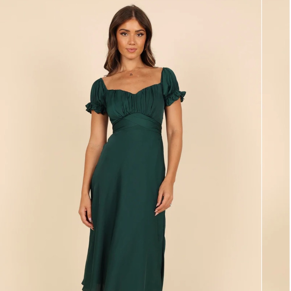 Petal and Pup Mickenna Sweetheart MIDI Dress Emerald